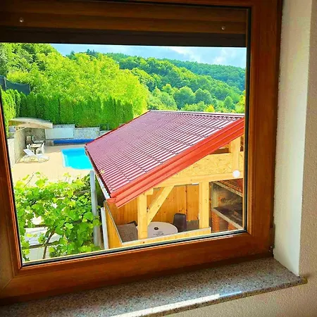 Vikendica Sa Bazenom Pecigrad Cazin