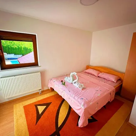 Tatil Evi Vikendica Sa Bazenom Pecigrad *